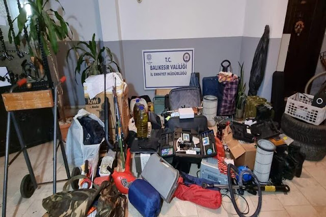 OTURDUKLARI APARTMANIN DEPOSUNU SOYAN 2 KİŞİ TUTUKLANDI
