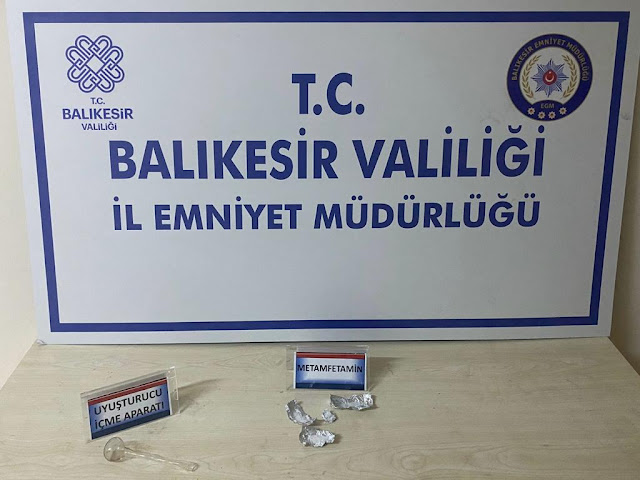 ERDEK'TE YAPILAN ÜST ARAMASINDA VE İKAMET ARAMASINDA UYUŞTURUCU ELE GEÇİRİLDİ