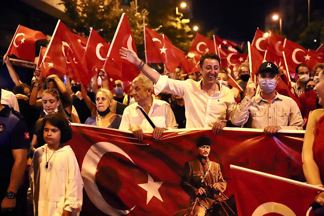 BANDIRMA'DA FENER ALAYI VE GRİPİN KONSERİ