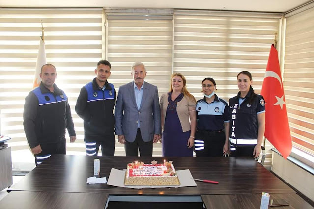 BAŞKAN KARIŞIK'TAN ZABITALARA PASTALI KUTLAMA