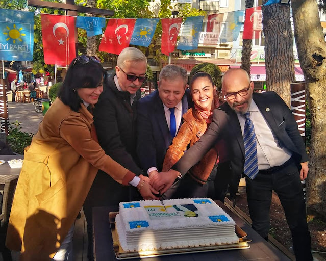 İYİ PARTİ 4. KURULUŞ YIL DÖNÜMÜNÜ KUTLADI