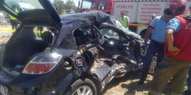 BANDIRMA-GÖNEN YOLUNDA KAZA: 2 ÖLÜ, 3 YARALI