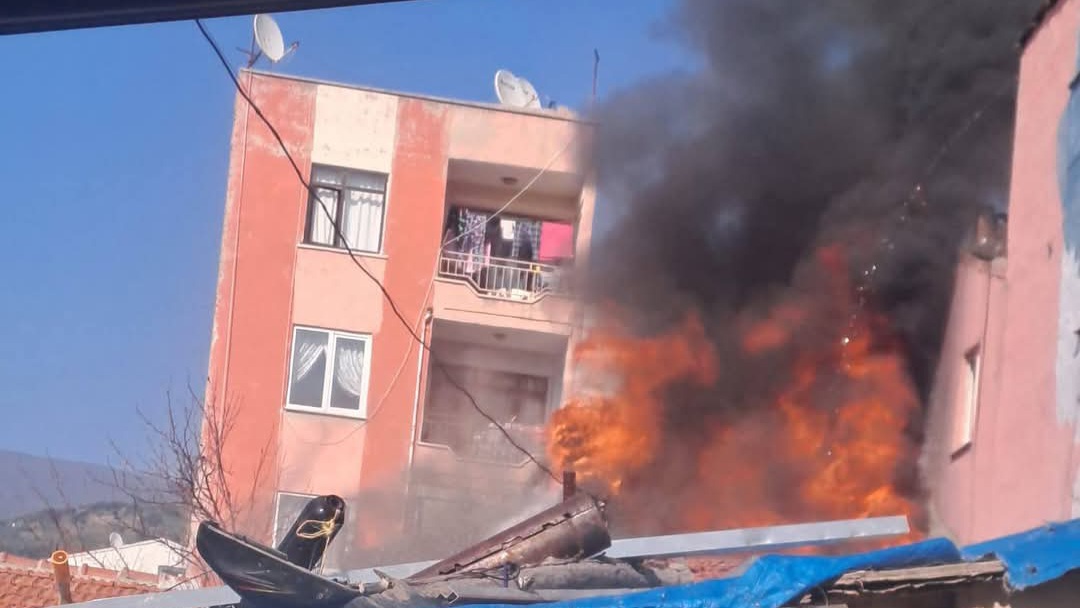 ERDEK'TE KORKUTAN EV YANGINI