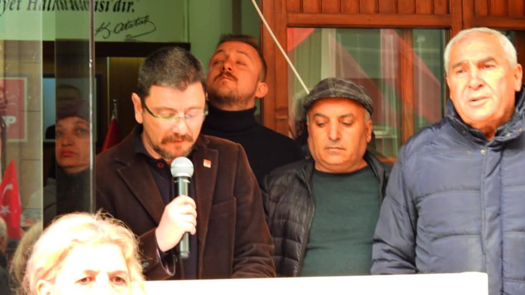 CHP İLÇE TEŞKİLATI'NDAN 'İMAMOĞLU'NA DESTEK AÇIKLAMASI 
