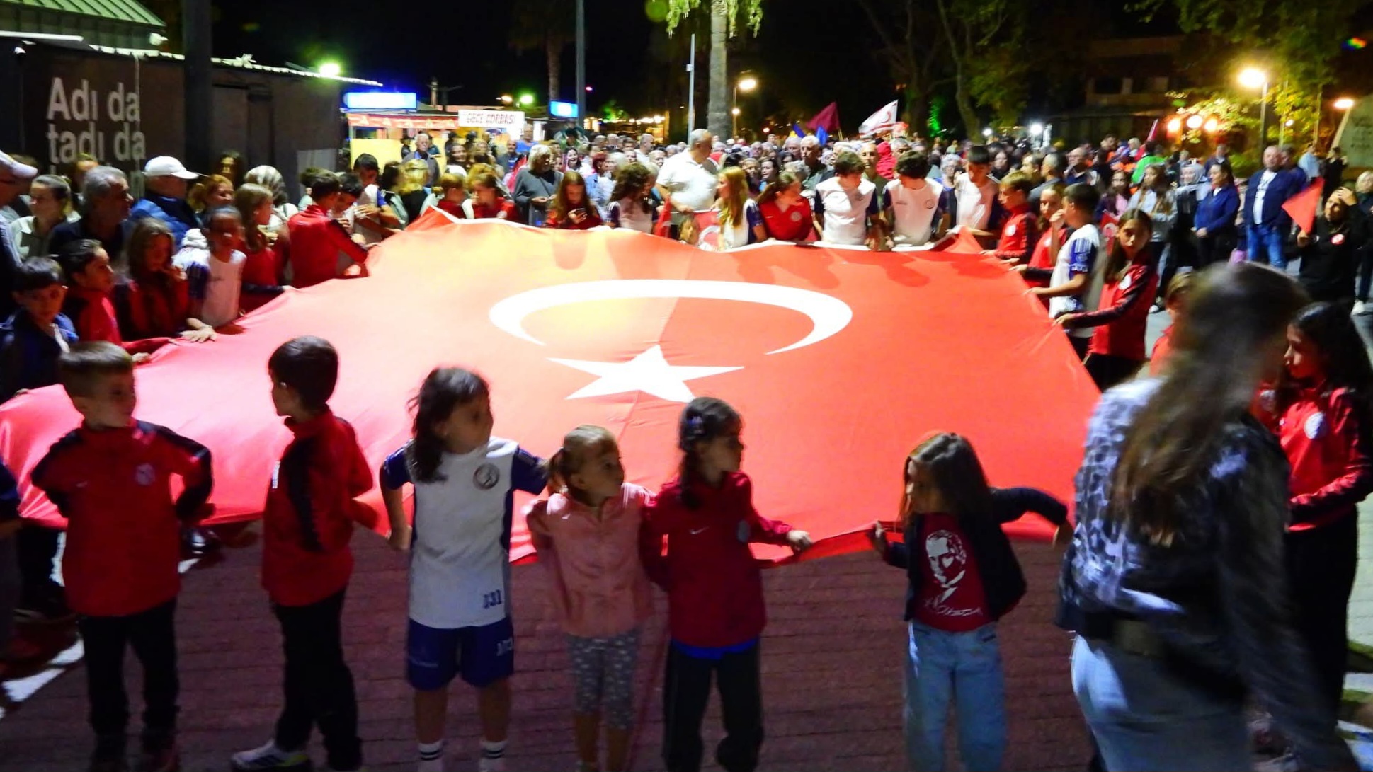 18 EYLÜL KURTULUŞ GÜNÜ ETKİNLİKLERİ AKŞAM DEVAM ETTİ