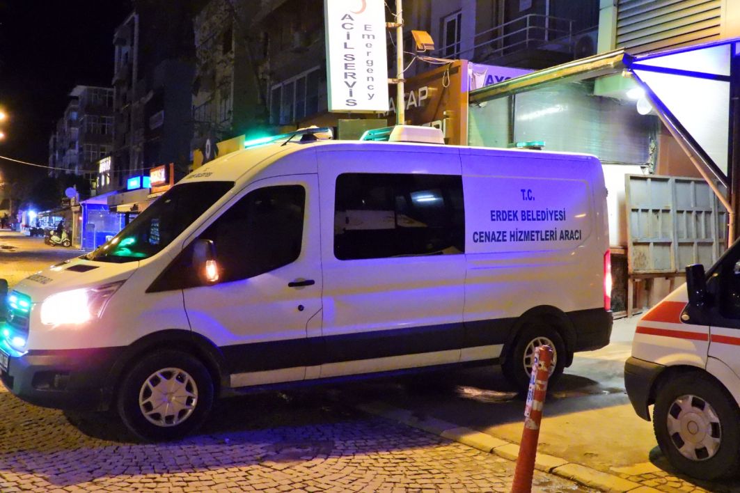 ERDEK'TE ELEKTRİK AKIMINA KAPILAN İŞÇİ HAYATINI KAYBETTİ