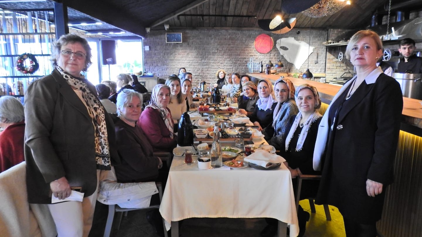 BAL-GÖÇ DERNEĞİ ERDEK ŞUBESİ'NDEN KAHVALTI