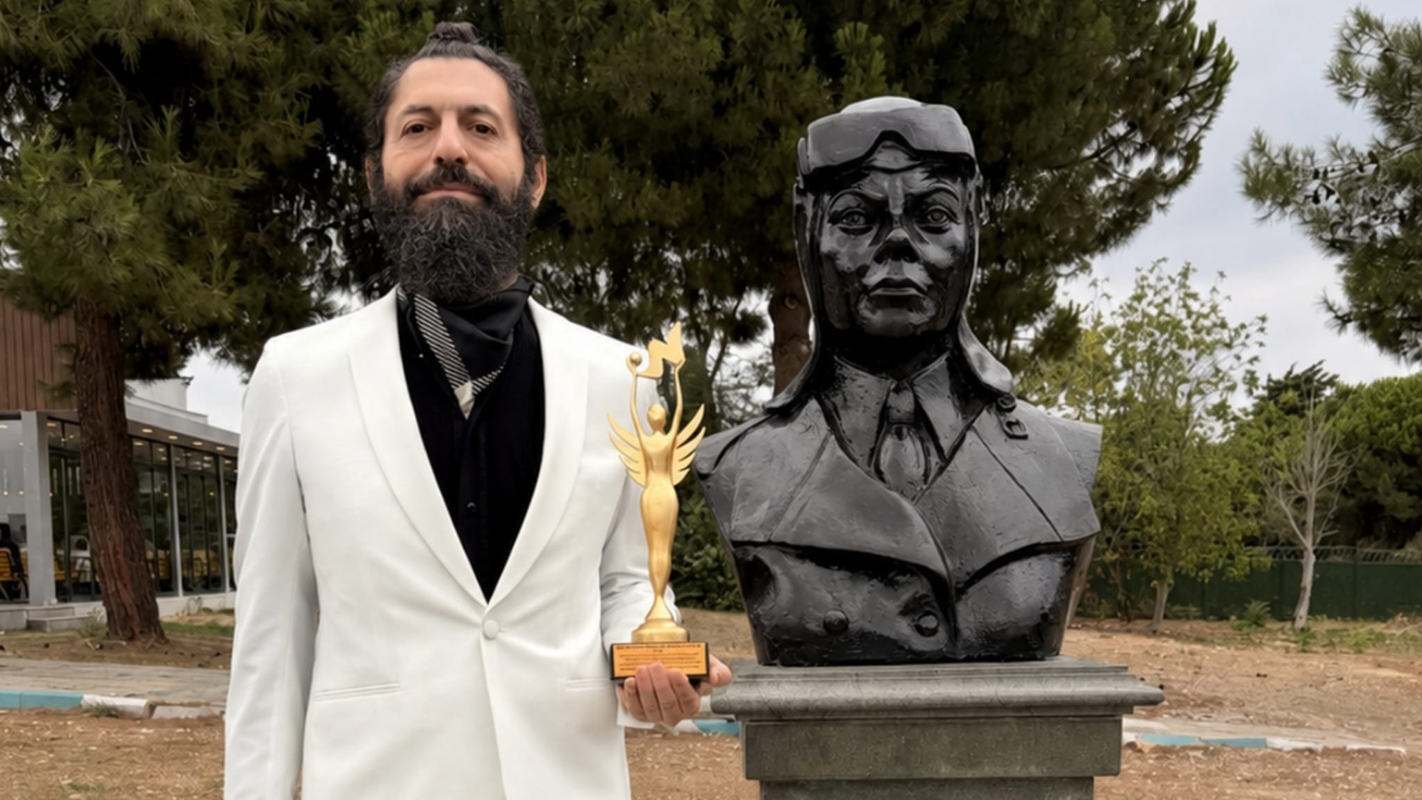 AKİF MANAF SAĞLIK VE BARIŞ ÖDÜLÜ SABİHA GÖKÇEN'E İTHAF EDİLDİ