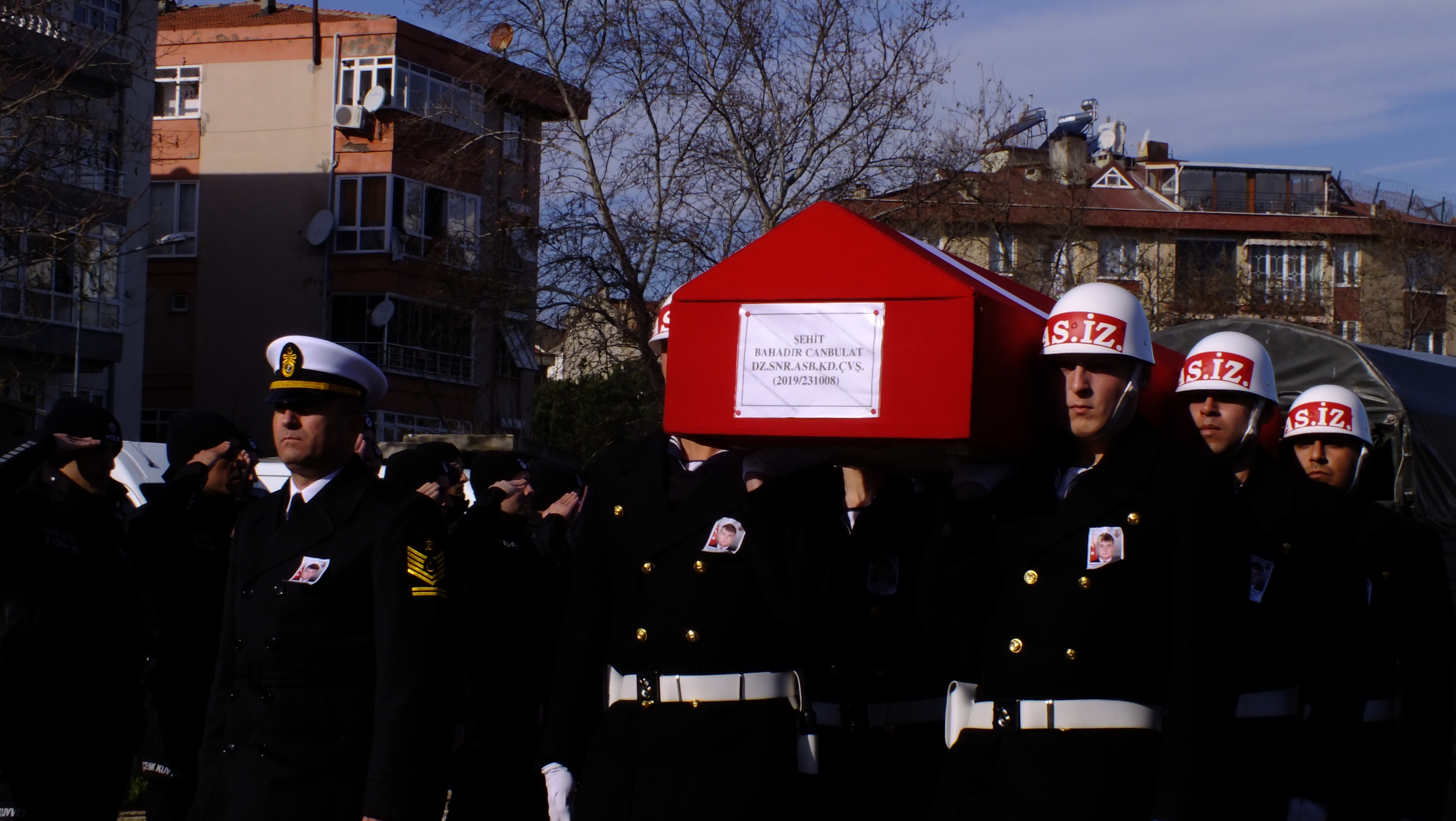 ERDEK ŞEHİDİNİ SON YOLCULUĞUNA UĞURLADI
