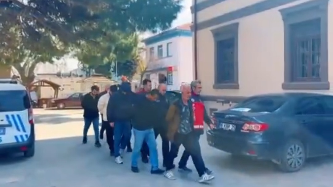 DOLANDIRICILIK OPERASYONUNDA 2 ŞÜPHELİ TUTUKLANDI