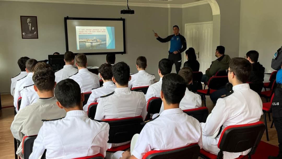 DENİZCİLİK BÖLÜMÜ ÖĞRENCİLERİNE TANITIM VE EĞİTİM PROGRAMI