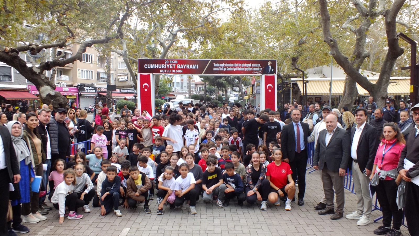 ERDEK'TE 'CUMHURİYET KOŞUSU' ETKİNLİĞİ