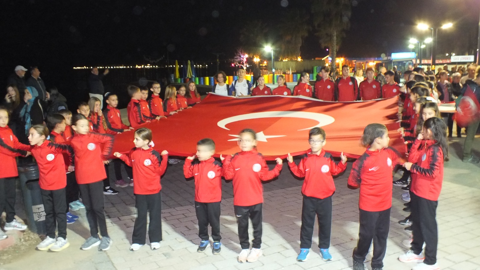 CUMHURİYETİN 102. YILINDA BAYRAK YÜRÜYÜŞÜ