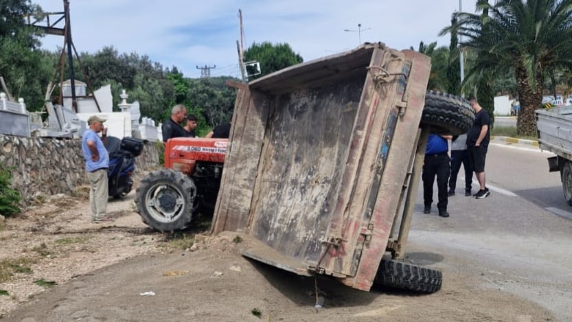 ERDEK GİRİŞİNDEKİ TRAKTÖR KAZASI UCUZ ATLATILDI