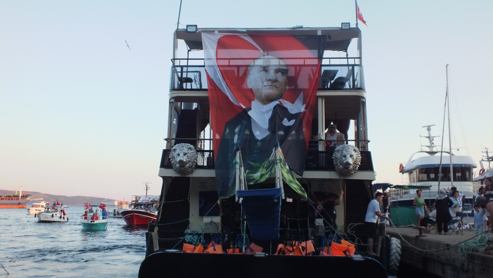 ATATÜRK'ÜN ERDEK'E GELİŞİNİN 88. YIL DÖNÜMÜ KUTLANDI