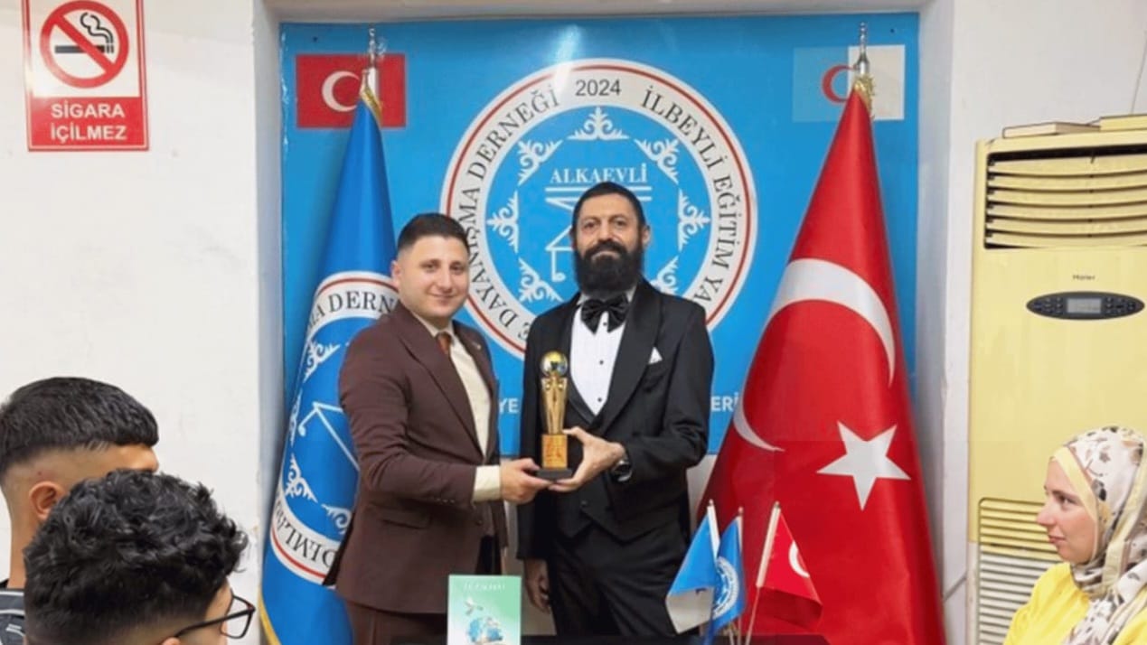 AKİF MANAF'A 'EĞİTİM VE BARIŞ ÖDÜLÜ' 