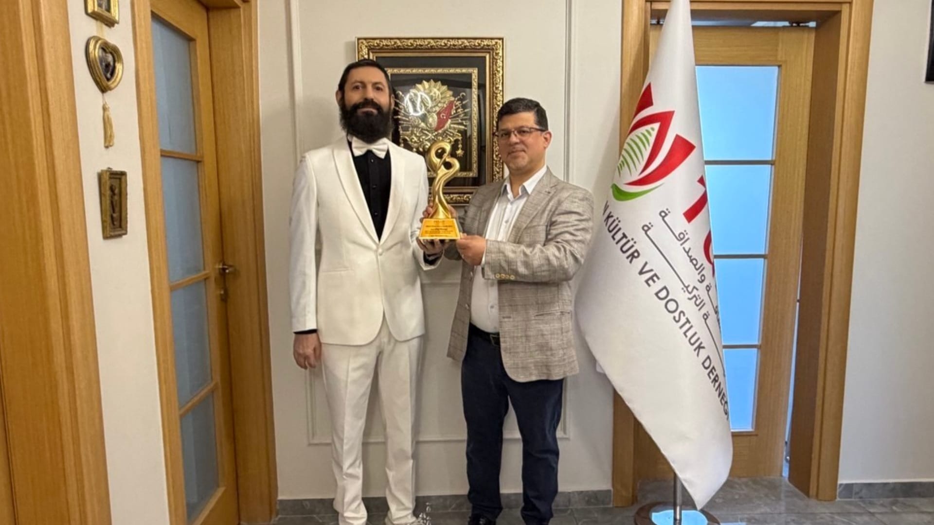 AKİF MANAF 'LÜBNAN-TÜRKİYE DOSTLUK VE BARIŞ ÖDÜLÜ' İLE ONURLANDIRILDI