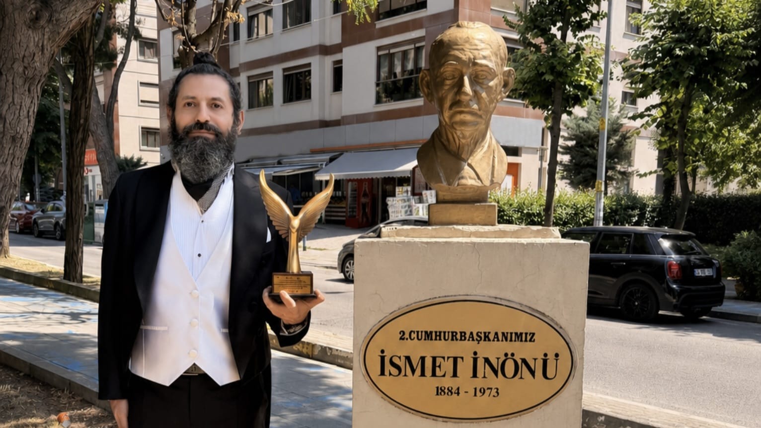 AKİF MANAF SAĞLIK VE BARIŞ ÖDÜLÜ İSMET İNÖNÜ'YE İTHAF EDİLDİ