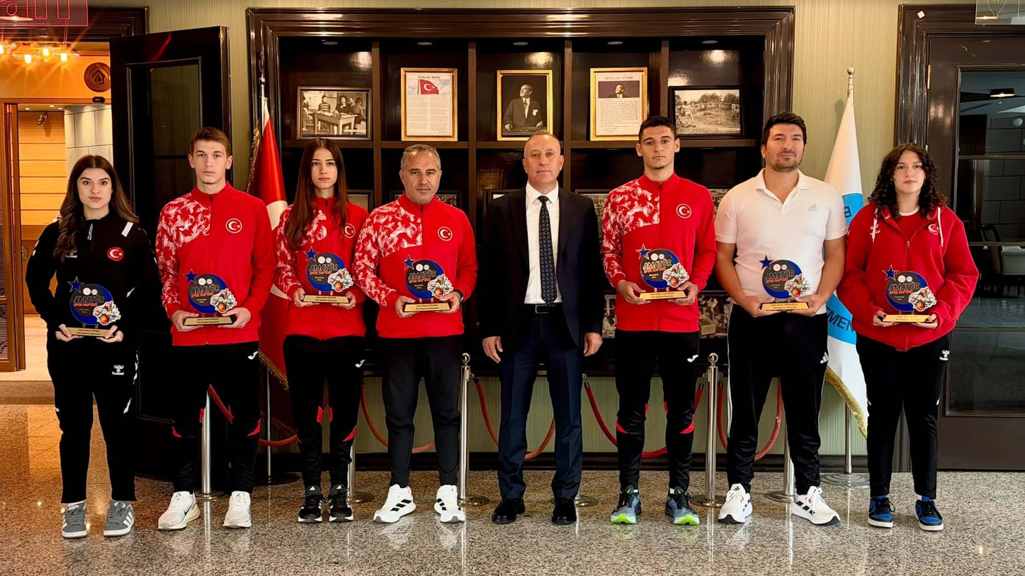 ERDEK ATLETİK NYZ, SPORUN ENLERİ PROGRAMINDA ÖDÜLLERİ TOPLADI